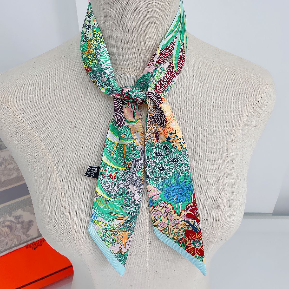 Syal Panjang Gambar Kuda Hutan - Travel Accessories Present ulasan dan harga